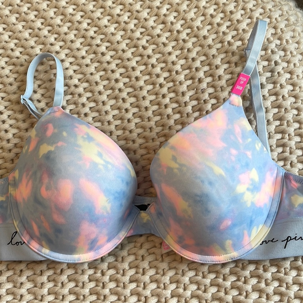 Victorias Secret Push up bra 36B new